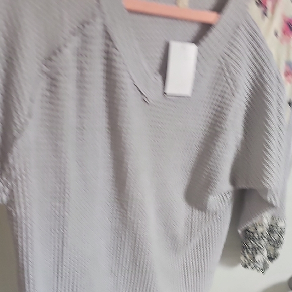 Light Gray Waffle V-Neck Sweatshirt with Floral Shoulder and Printed Cuffs - Picture 8 of 10